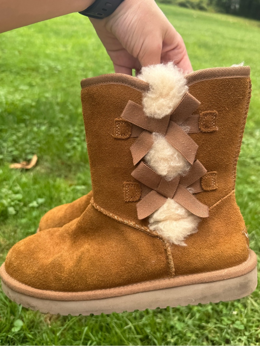 Koolaburra by UGG Victoria Short Suede Boot Chestnut Fur Dual Bow Women Sz 6W